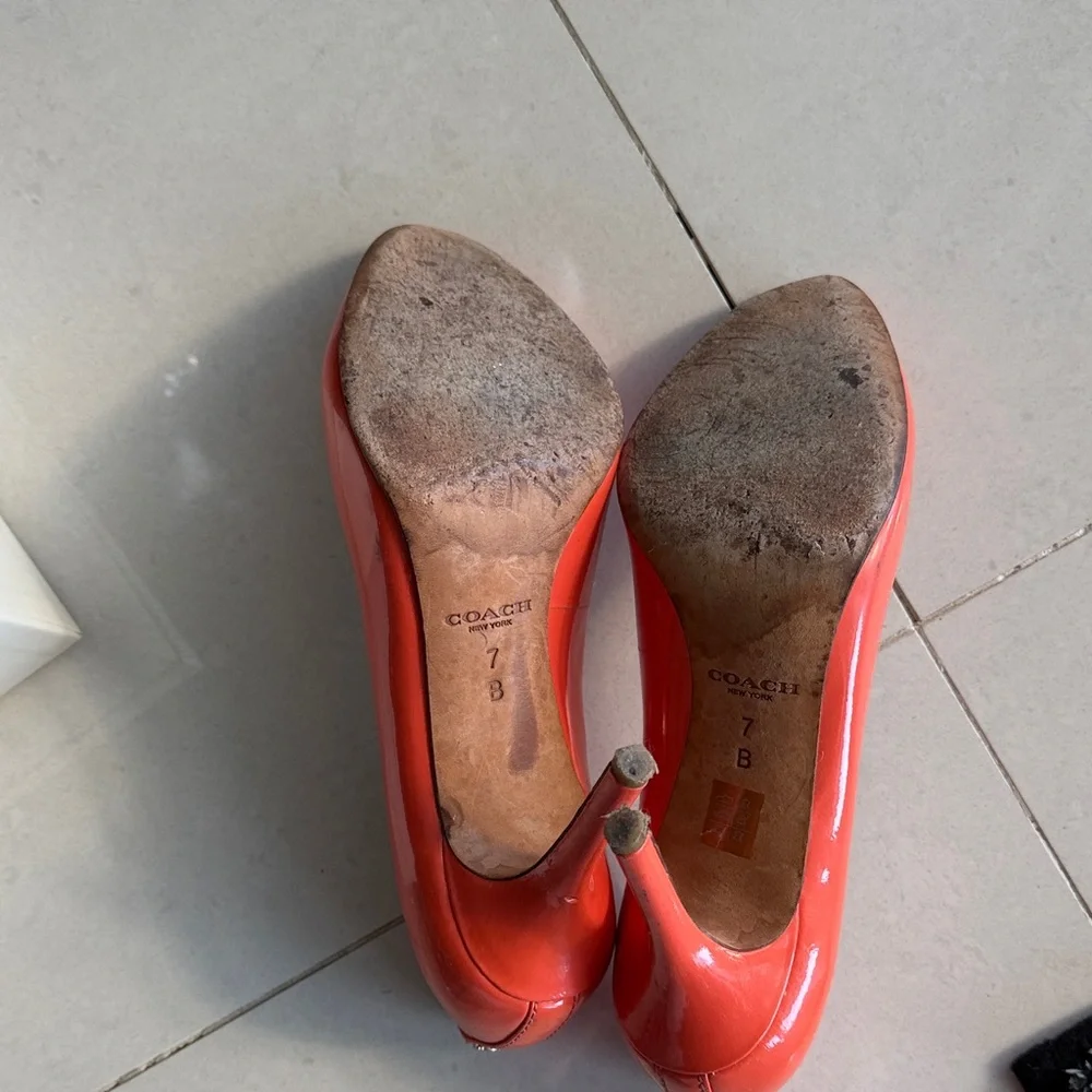 Coach nala pumps